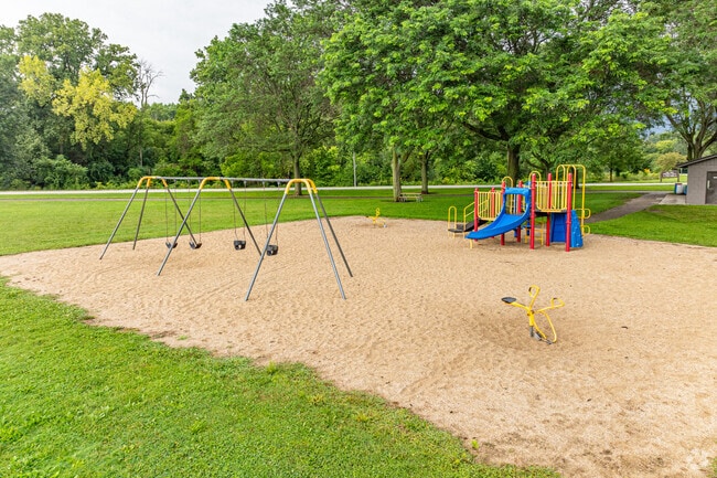 Lincoln Park in Island Park features a playground with sand pit.