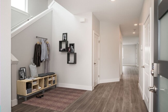 18600 SW Trask St, Beaverton, OR 97007 - photo 2