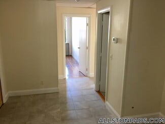1133 Commonwealth Ave Unit 4, Boston, MA 02134