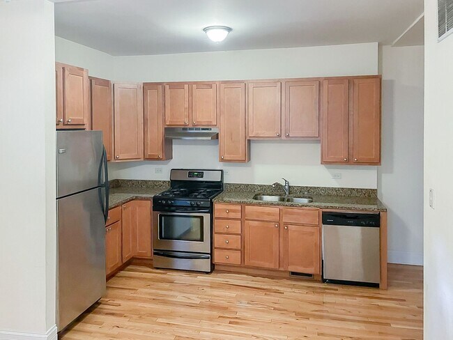 3820 N Sheffield Ave unit 1, Chicago, IL 60613 - photo 4
