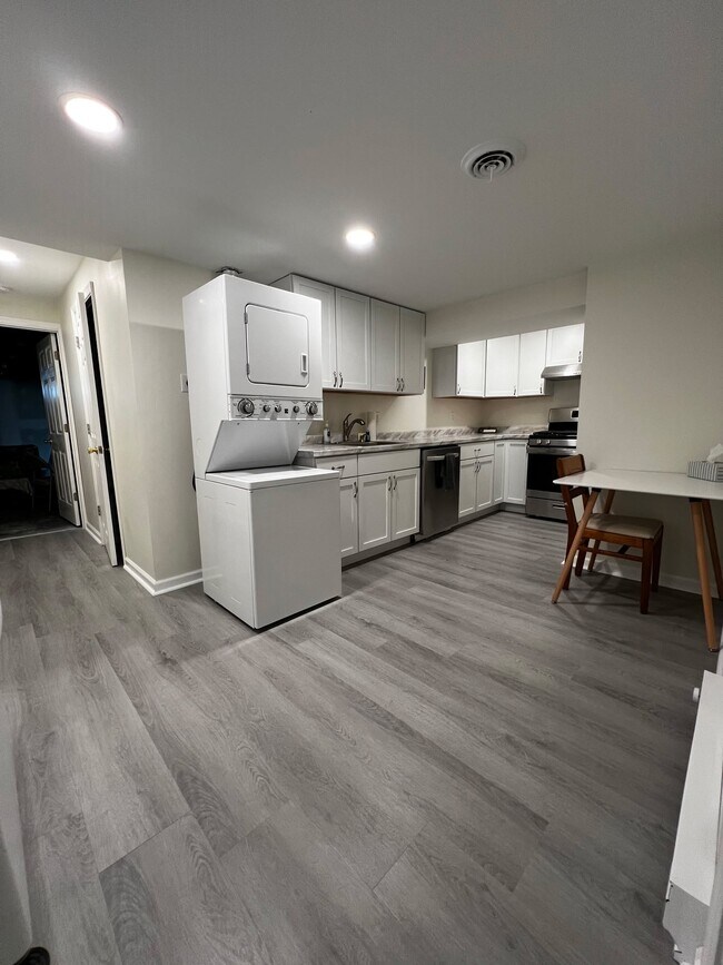 205 Palomino Dr unit 1 Bed 1 Bath Cozy Ap, York, PA 17402 - photo 3