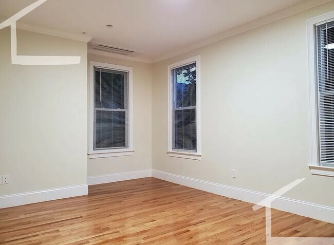 31 Harris St unit 2, Brookline, MA 02446 - photo 5