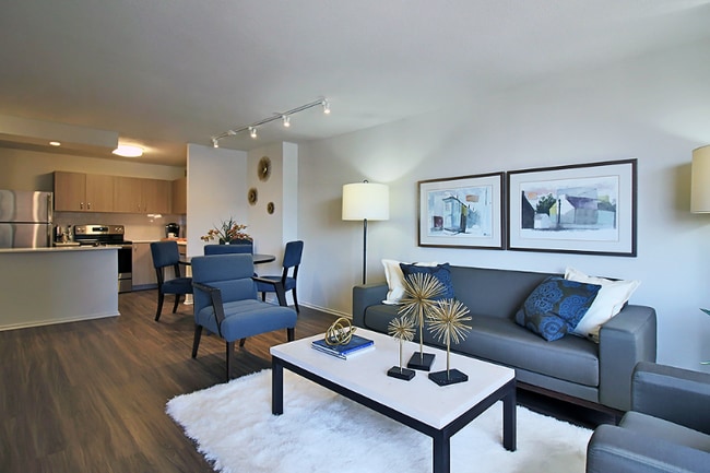 1120 N Dearborn St, Chicago, IL 60610 - photo 2