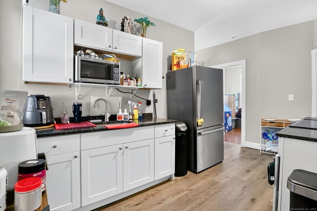 14 Belden St unit 1, New Britain, CT 06051 - photo 7