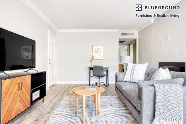 12954 Riverside Dr unit FL2-ID488, Los Angeles, CA 91423 - photo 3