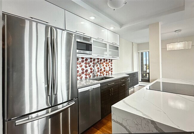 6166 N Sheridan Rd unit 20G, Chicago, IL 60660 - photo 2