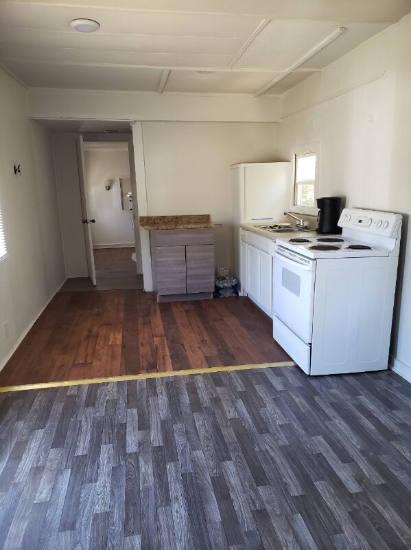 205-437 Holt Ave, Warner Robins, GA 31088 - photo 2