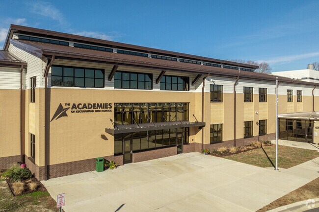 Kecoughtan High School has a student-teacher ratio of 14 to 1.