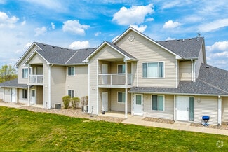 405 Hillside Ct, Pleasant Hill, IA 50327
