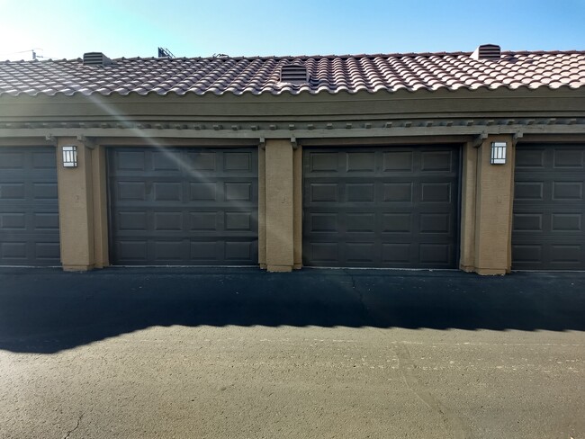 1 covered garage