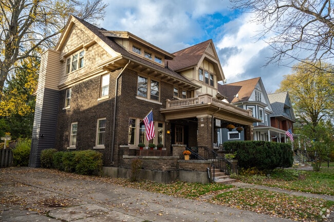The homes in East Side are vibrant and picturesque.