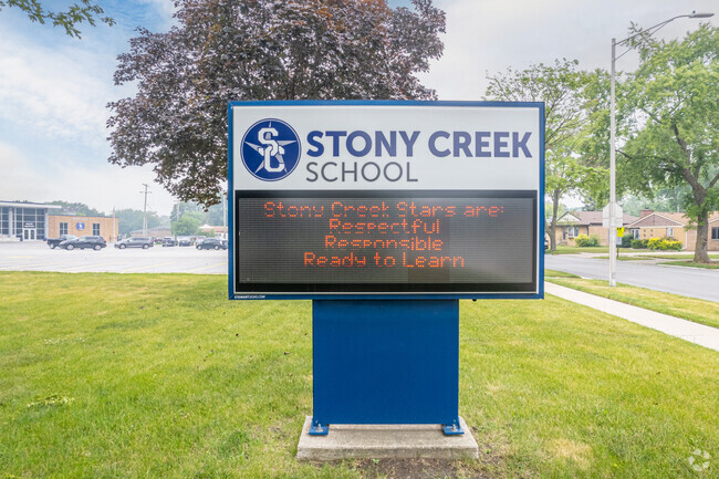 Stony Creek Elementary School in Alsip, IL has a student to teacher ratio of 15 to 1.