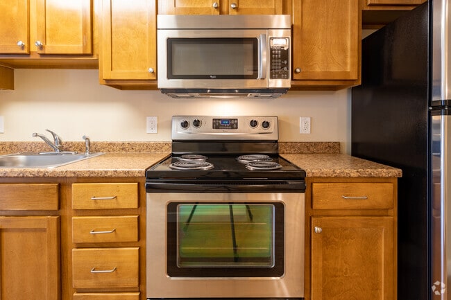 Timberwood Commons, Lebanon, NH 03766 - photo 3