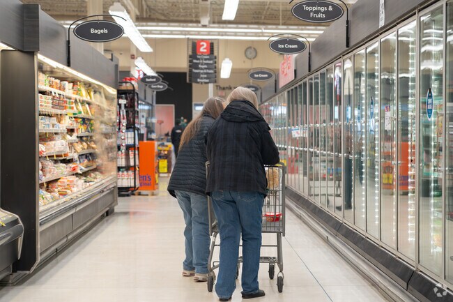 Cub Foods provides great groceries and deli options.