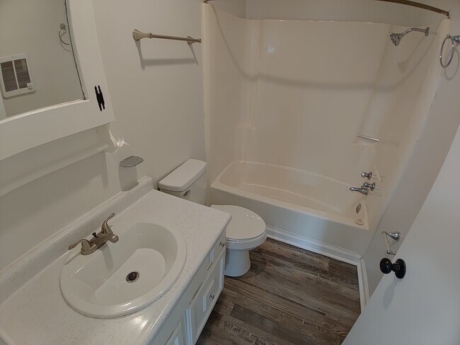 360 Sneed Hill Rd unit B3, Elizabethton, TN 37643 - photo 5