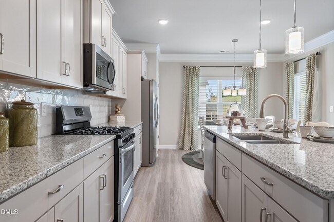 203 Courtside Dr, Dunn, NC 28334 - photo 6