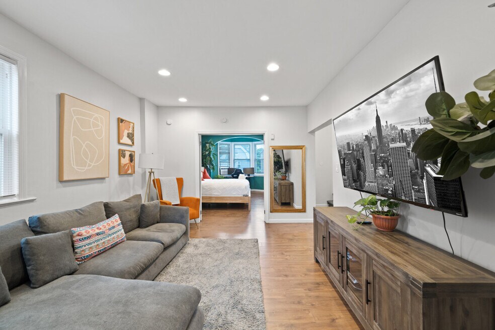 37 W 50th St unit ID1053095P, Bayonne, NJ 07002 - photo 1