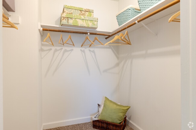 The Ponds on Plum Grove, Roselle, IL 60172 - photo 6