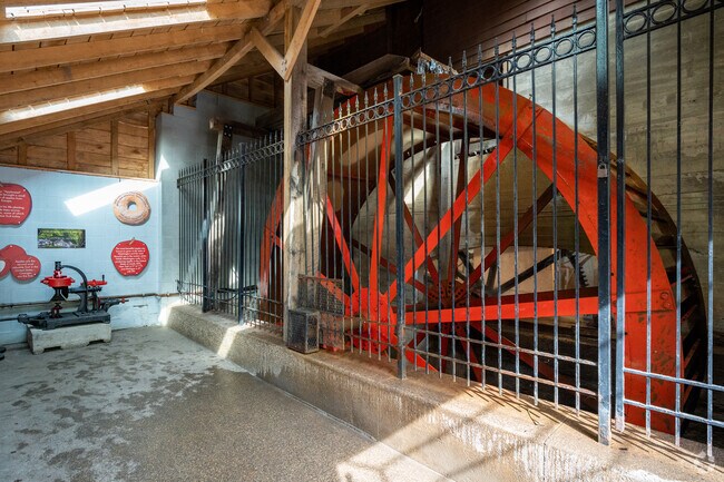 The water wheel is a major attraction at the Franklin Cider Mill.
