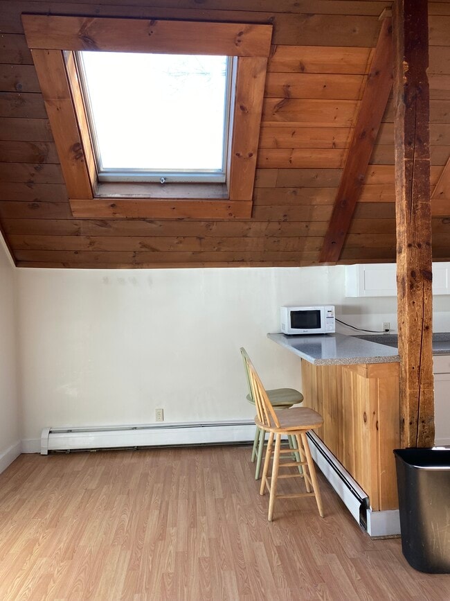 95 Hall Ave unit B2-C, Henniker, NH 03242 - photo 3