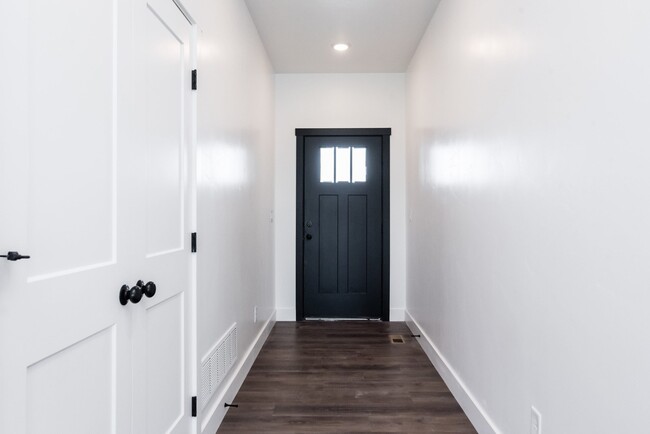 612 E 2450 N unit 37884087, North Logan, UT 84341 - photo 5