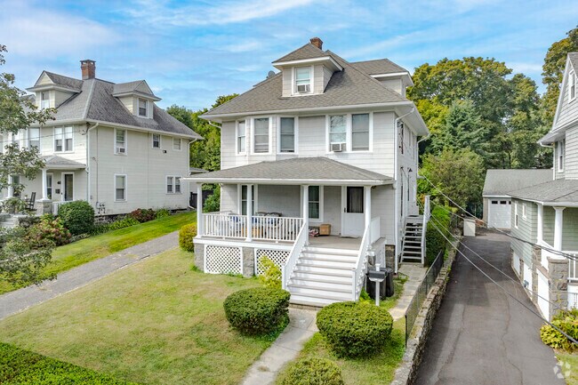 Most homes on the streets immediately around Downtown Greenwich are smaller sized with porches.