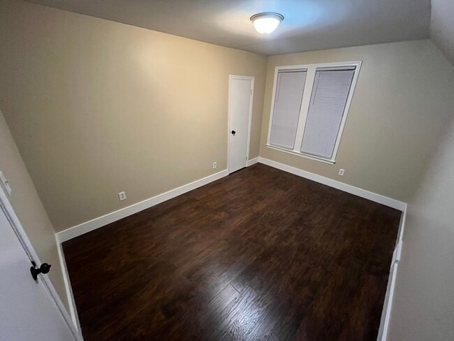 16 4th St, Mount Clemens, MI 48043 - photo 3