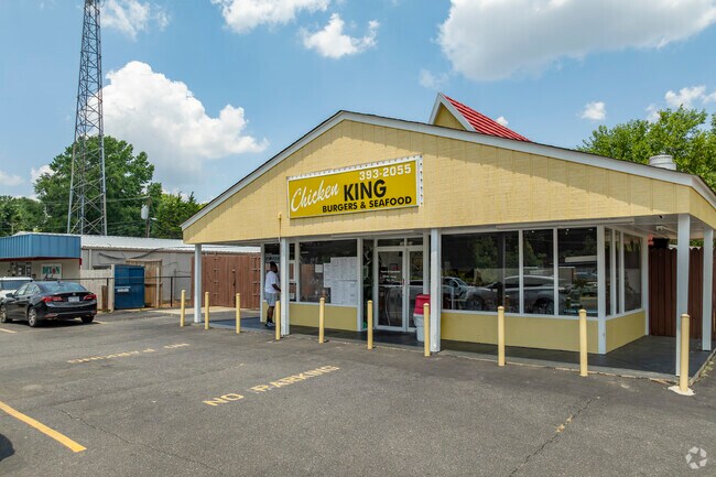 Oakview Terrace residents know the powerful homestyle flavors of  the popular Chicken King.