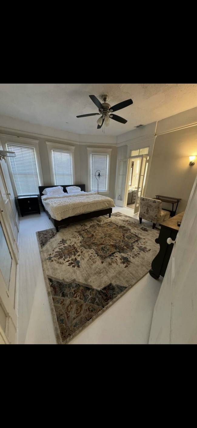115 W 36th St Unit 1 bedroom apartment, Savannah, GA 31401