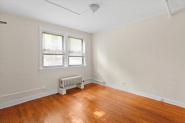 1800 W Farwell Ave unit 4-2D, Chicago, IL 60626 - photo 5