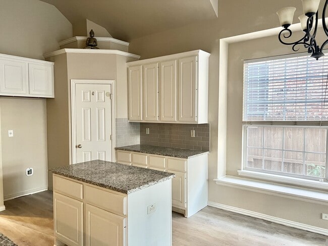 2421 Mallard Dr, Little Elm, TX 75068 - photo 4