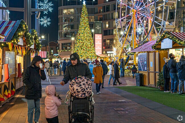 Lakeview East has holiday events at Christmastime.