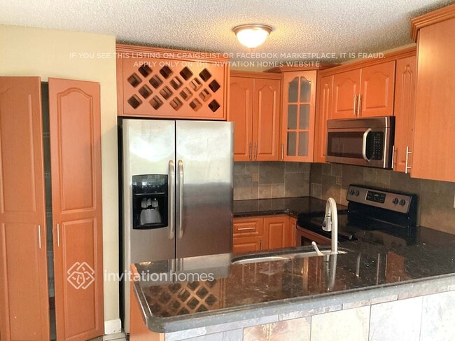 10111 NW 57th Terrace, Doral, FL 33178 - photo 3