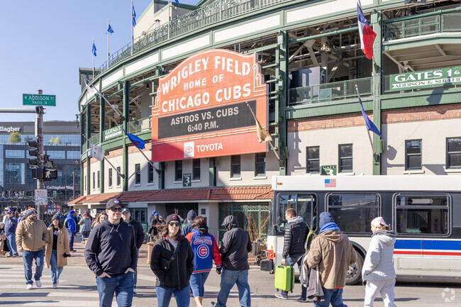 st patricks day 2025 chicago wrigleyville real estate