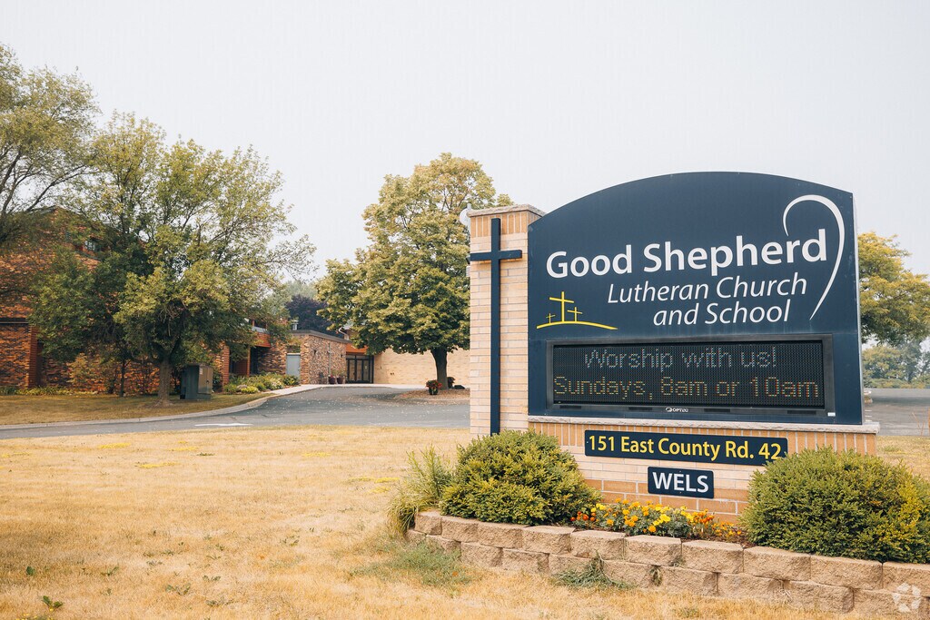 Main entrance to Good Shepard Lutheran School in Apple Valley, Burnsville MN