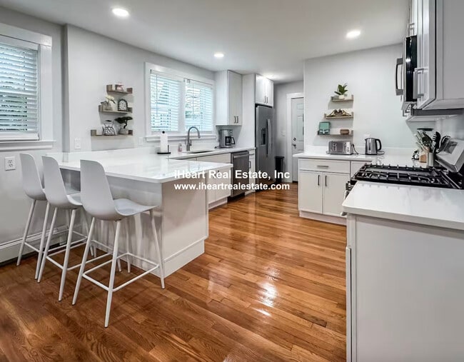 65-67-67 St James Cir, Newton, MA 02458 - photo 6