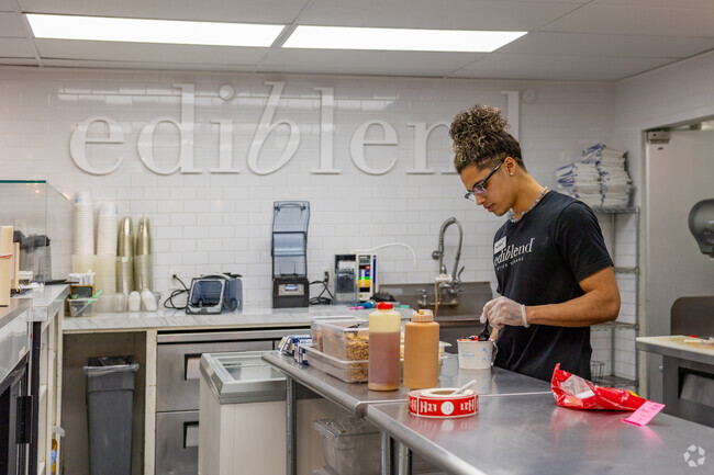 Edilblend in Yorktown provides the residents healthy food options.