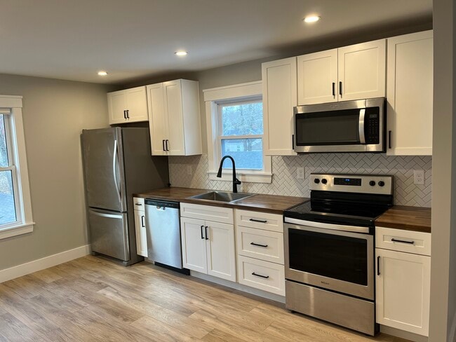 39 Oxford St unit 2, Sanford, ME 04073 - photo 3