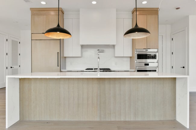 14 Green St unit PH2, Boston, MA 02130 - photo 2