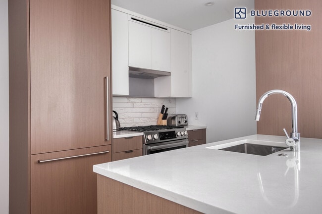 390 Harrison Ave unit FL7-ID1022, Boston, MA 02118 - photo 7