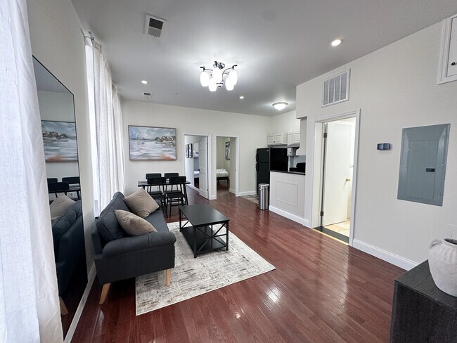 207 N 11th St unit 302, Philadelphia, PA 19107 - photo 3