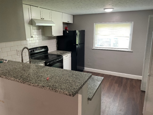 3631 Cushing Dr unit B, Columbus, OH 43227 - photo 2