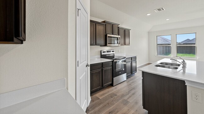 2914 Drury Ln unit 36201518, Ennis, TX 75119 - photo 7