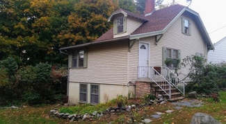 25 Welchs Point Rd, Winthrop, ME 04364