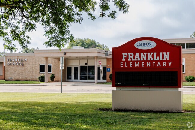 Franklin Elementary serves Sacred Heart families with before‑ and after‑care.