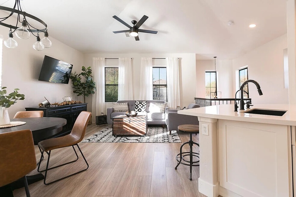 156 W Laurel Ct, Gilbert, AZ 85233 - photo 1