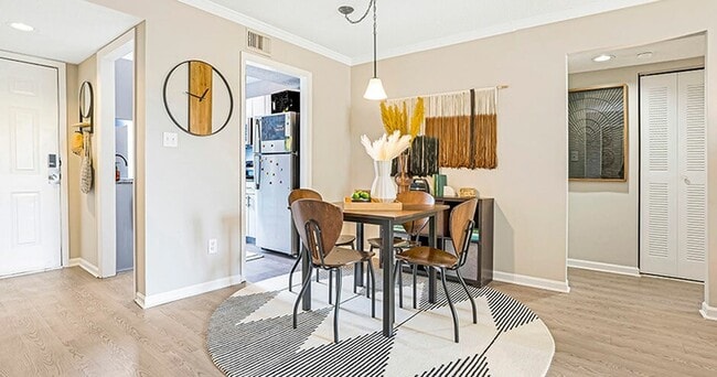 Model-Dining-Room-01-Enclave-425-Athens-GA-10
