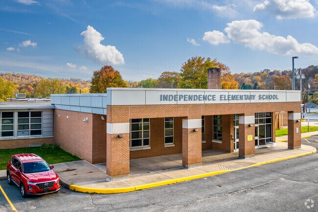 Independence Elementary School serves grades K–4 in the Hopewell Area School District.