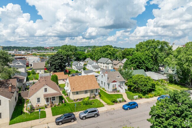 A grouping of houses in the Marshall Terrace neighborhood.