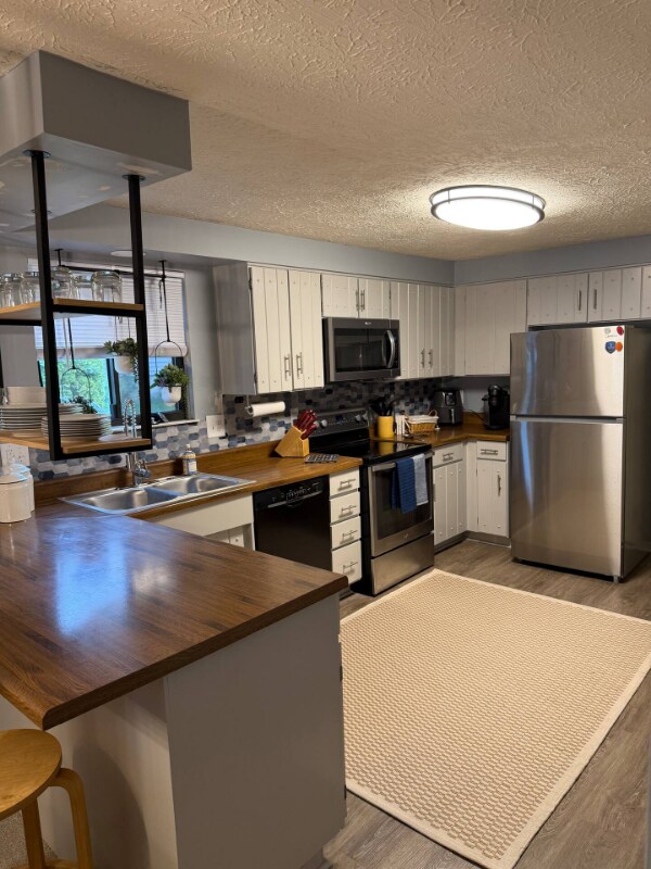 8056 Pebble Creek Ct, Indianapolis, IN 46268 - photo 5